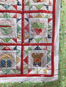 Lori Holt Cozy Christmas Quilt Kit | RebsFabStash