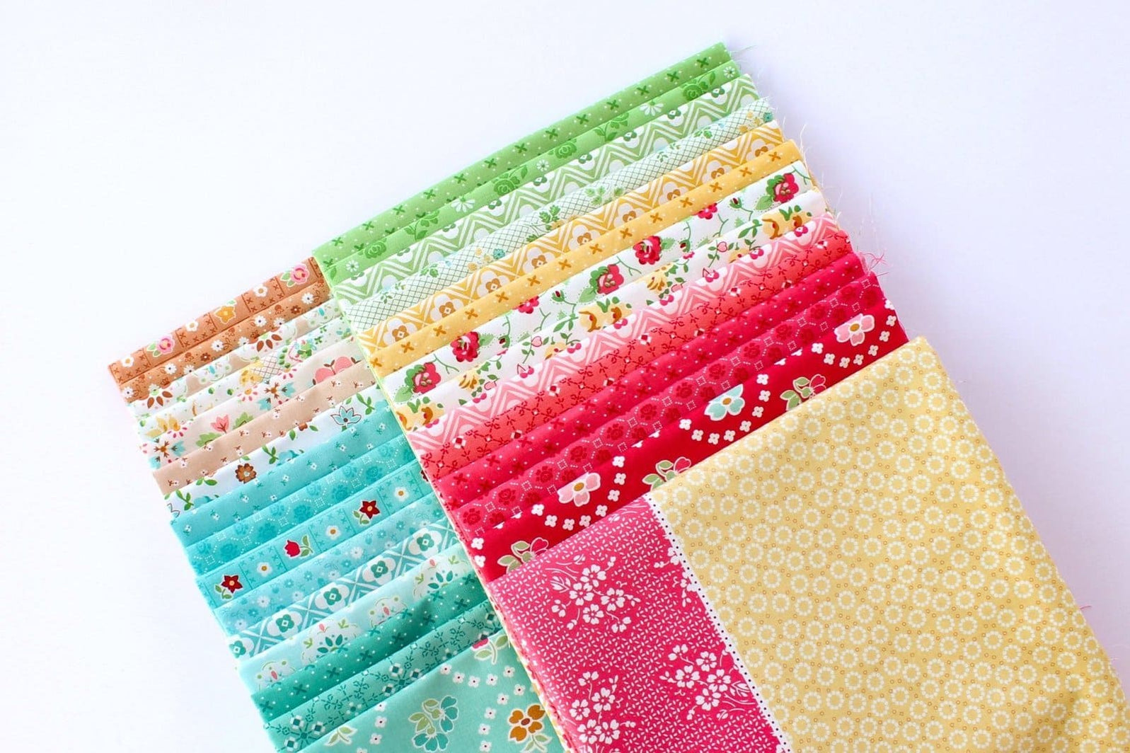 AVAILABLE NOW!! Lori Holt Granny Chic PROMO Fat Quarter Bundle (29+Pan ...