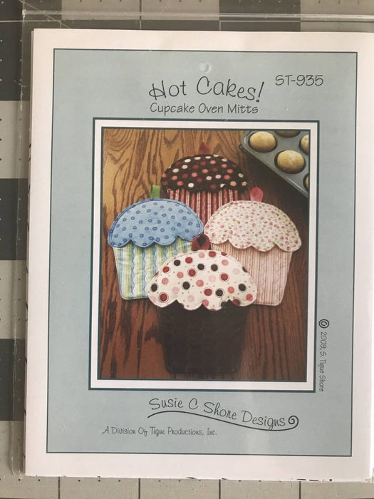 Hot Cakes - Oven Mitts Pattern - Cupcake by Susie Shore Designs - Mini Pattern - RebsFabStash